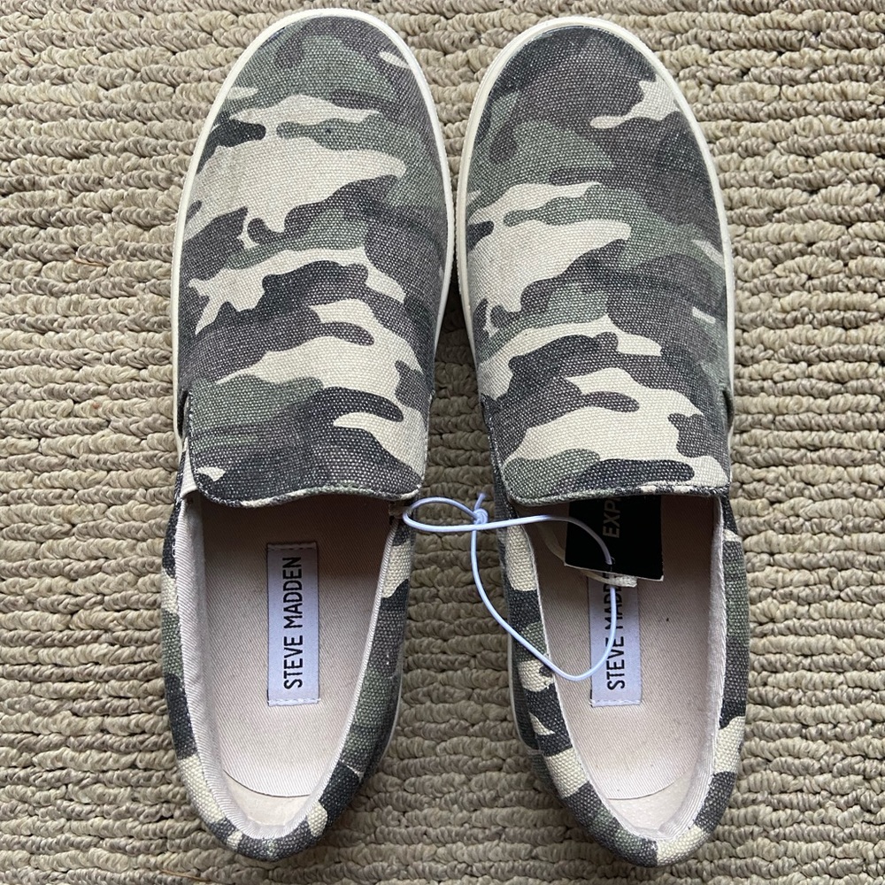 Steve Madden Slip On Army Shoes